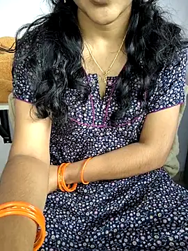 lovelygirl4567 online show from 11/20/25, 05:29