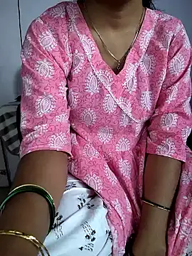 lovelygirl4567 online show from 02/02/26, 05:28