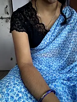 lovelygirl4567 online show from 02/15/26, 04:53