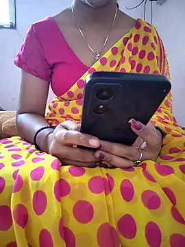 lovelygirl4567 online show from 04/16/26, 07:09