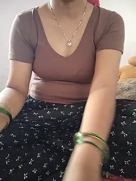 lovelygirl4567 online show from 05/17/26, 05:49
