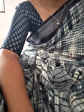 lovelygirl4567 online show from 05/25/26, 05:46