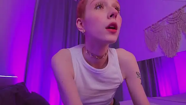 Snapshot of Iris_Pastels chatting on 02/26/25, 01:30 Iris Pastels online show from 02/26/25, 01:30