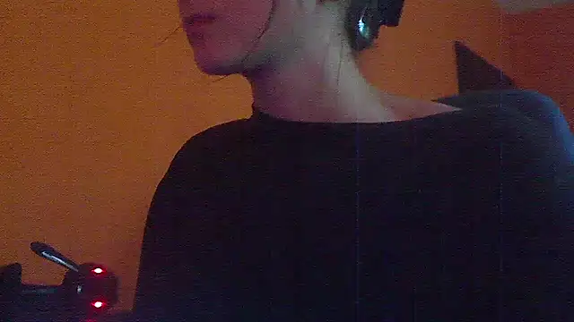 Analitayoung online show from 04/27/26, 02:15