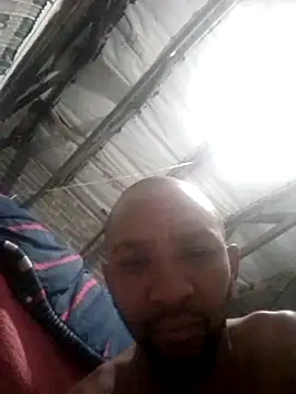 Snapshot of MKbesxxx chatting on 02/05/25, 07:20 MKbesxxx online show from 02/05/25, 07:20