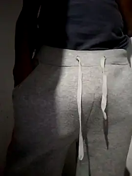 Snapshot of MKbesxxx chatting on 03/04/25, 07:32 MKbesxxx online show from 03/04/25, 07:32