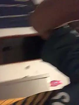 Snapshot of MKbesxxx chatting on 10/12/25, 08:52 MKbesxxx online show from 10/12/25, 08:52