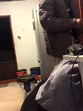 Snapshot of MKbesxxx chatting on 10/20/25, 08:42 MKbesxxx online show from 10/20/25, 08:42