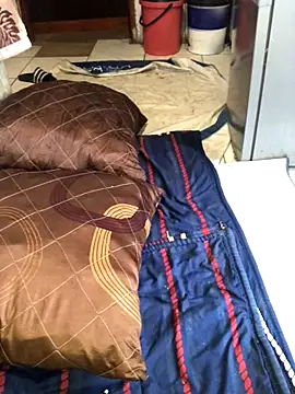 Snapshot of MKbesxxx chatting on 11/10/25, 04:22 MKbesxxx online show from 11/10/25, 04:22