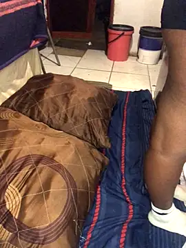 Snapshot of MKbesxxx chatting on 11/26/25, 08:54 MKbesxxx online show from 11/26/25, 08:54