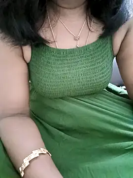 Snapshot of Tamil_Vishalini chatting on 11/08/25, 04:56 Tamil Vishalini online show from 11/08/25, 04:56