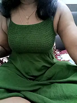 Snapshot of Tamil_Vishalini chatting on 11/08/25, 06:07 Tamil Vishalini online show from 11/08/25, 06:07