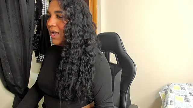 Snapshot of madisonbrunette chatting on 01/04/25, 04:23 madisonbrunette online show from 01/04/25, 04:23