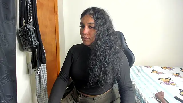 Snapshot of madisonbrunette chatting on 01/10/25, 04:22 madisonbrunette online show from 01/10/25, 04:22