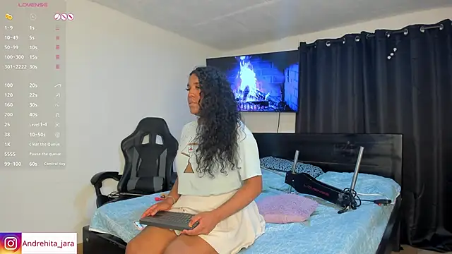 Snapshot of madisonbrunette chatting on 10/11/25, 11:03 madisonbrunette online show from 10/11/25, 11:03