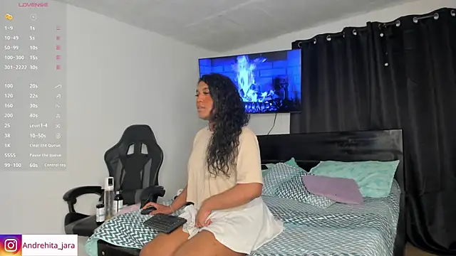 Snapshot of madisonbrunette chatting on 10/17/25, 04:20 madisonbrunette online show from 10/17/25, 04:20