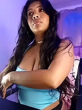 Snapshot of PaulaOrtiz_1 chatting on 03/22/25, 11:11 PaulaOrtiz 1 online show from 03/22/25, 11:11