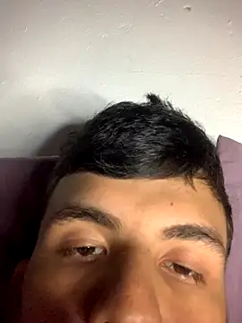 Snapshot of gabrielzinnnn085 chatting on 09/17/25, 09:05 gabrielzinnnn085 online show from 09/17/25, 09:05