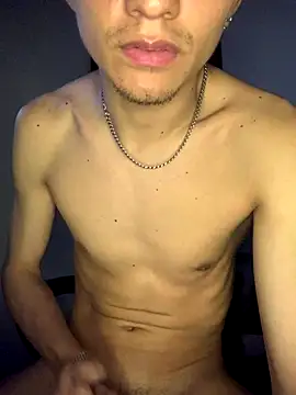 Snapshot of gabrielzinnnn085 chatting on 10/03/25, 10:18 gabrielzinnnn085 online show from 10/03/25, 10:18