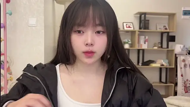 Chenjing0 online show from 11/28/25, 04:04