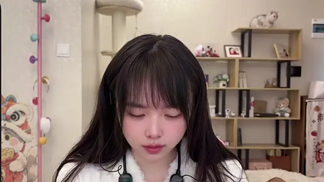 Snapshot of Chenjing0 chatting on 12/22/25, 04:20 Chenjing0 online show from 12/22/25, 04:20