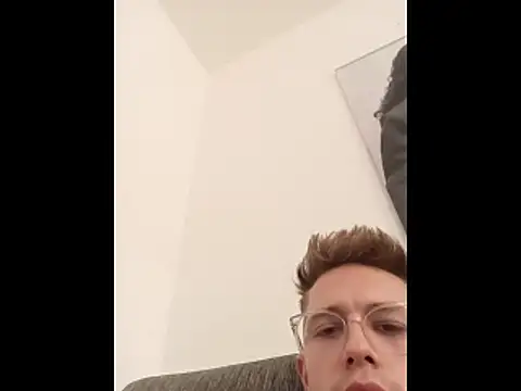 Snapshot of Hessebub chatting on 10/26/25, 10:15 Hessebub online show from 10/26/25, 10:15