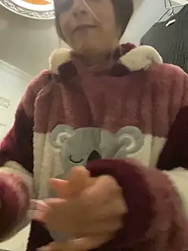 Snapshot of Amys chatting on 01/11/25, 06:45 Amys online show from 01/11/25, 06:45