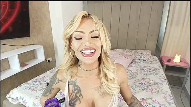 Snapshot of sexy_melany_xxx chatting on 01/17/26, 02:33 sexy melany xxx online show from 01/17/26, 02:33