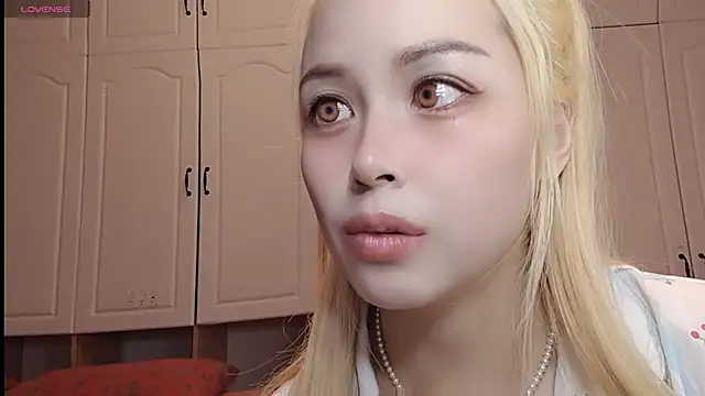 Snapshot of Lucky-xiuxiu chatting on 02/25/25, 06:47 Lucky-xiuxiu online show from 02/25/25, 06:47