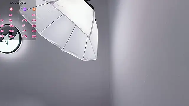 Snapshot of Lucky-xiuxiu chatting on 11/01/25, 01:13 Lucky-xiuxiu online show from 11/01/25, 01:13