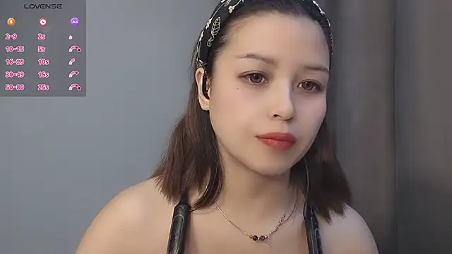 Snapshot of Lucky-xiuxiu chatting on 12/03/25, 01:53 Lucky-xiuxiu online show from 12/03/25, 01:53