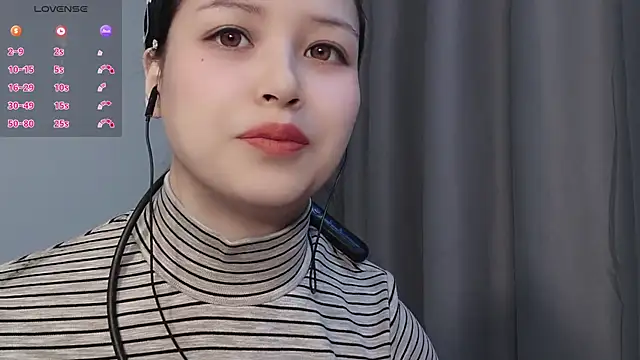 Snapshot of Lucky-xiuxiu chatting on 12/04/25, 03:10 Lucky-xiuxiu online show from 12/04/25, 03:10