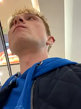 Snapshot of verici34 chatting on 10/25/25, 07:38 verici34 online show from 10/25/25, 07:38