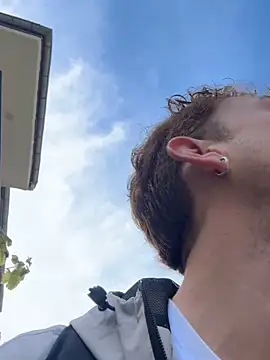 Snapshot of verici34 chatting on 11/01/25, 12:29 verici34 online show from 11/01/25, 12:29