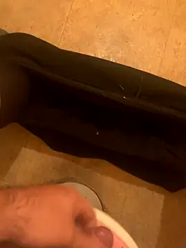 Snapshot of balint35 chatting on 09/26/25, 06:23 balint35 online show from 09/26/25, 06:23