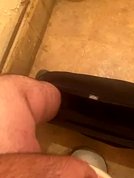 Snapshot of balint35 chatting on 11/03/25, 02:18 balint35 online show from 11/03/25, 02:18