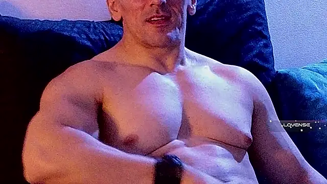 Snapshot of life_warrior chatting on 03/19/25, 12:48 life warrior online show from 03/19/25, 12:48