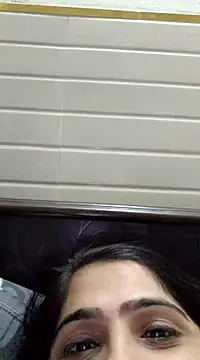 Snapshot of shreya1765 chatting on 03/11/25, 06:19 shreya1765 online show from 03/11/25, 06:19