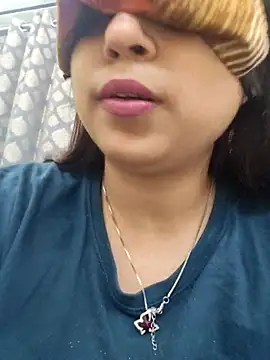 Snapshot of shreya1765 chatting on 11/11/25, 11:32 shreya1765 online show from 11/11/25, 11:32