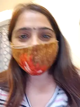 Snapshot of shreya1765 chatting on 11/27/25, 01:40 shreya1765 online show from 11/27/25, 01:40