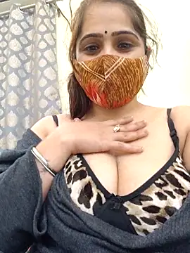 Snapshot of shreya1765 chatting on 12/18/25, 04:18 shreya1765 online show from 12/18/25, 04:18