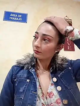 BELLA--26 online show from 01/30/25, 03:19