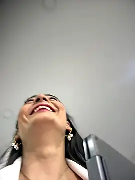 BELLA--26 online show from 12/14/25, 01:49