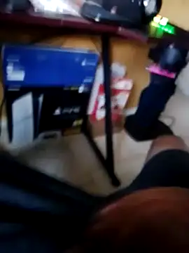 Snapshot of HueingChamber4352 chatting on 10/06/25, 03:53 HueingChamber4352 online show from 10/06/25, 03:53