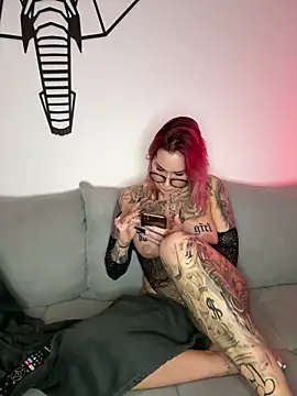 Mia-Fuchs online show from 02/16/25, 11:16