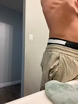 Snapshot of leisurelycriminal chatting on 03/21/25, 04:51 leisurelycriminal online show from 03/21/25, 04:51