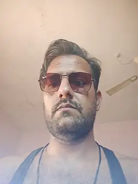 MAGNETICDADDY8 online show from 11/03/25, 08:04