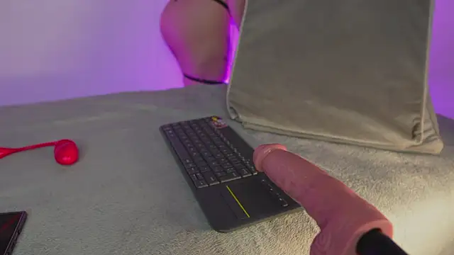 bri cullen online show from 09/24/25, 03:04