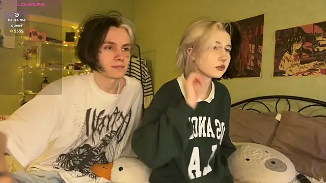 VeryRare TwinS online show from 10/04/25, 09:57