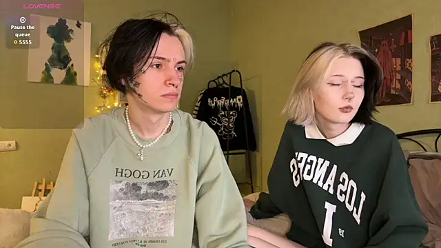 VeryRare TwinS online show from 10/23/25, 10:08